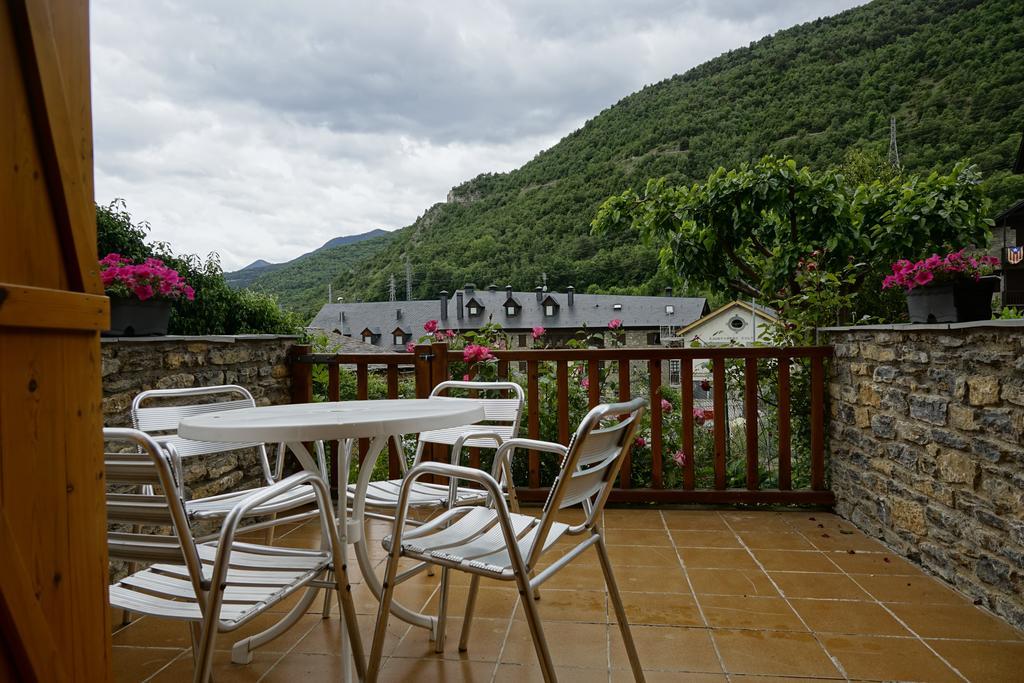 Apartaments El Ribal Valencia D'Aneu Εξωτερικό φωτογραφία