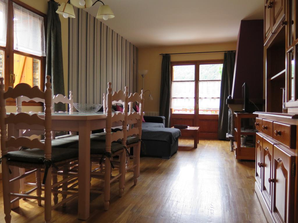 Apartaments El Ribal Valencia D'Aneu Εξωτερικό φωτογραφία